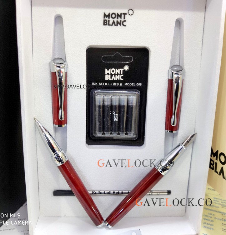 Set with Mont Blanc Etoile Rollerball and Fountain Pen Set with Mont Blanc Etoile Rollerball and Fountain Pen